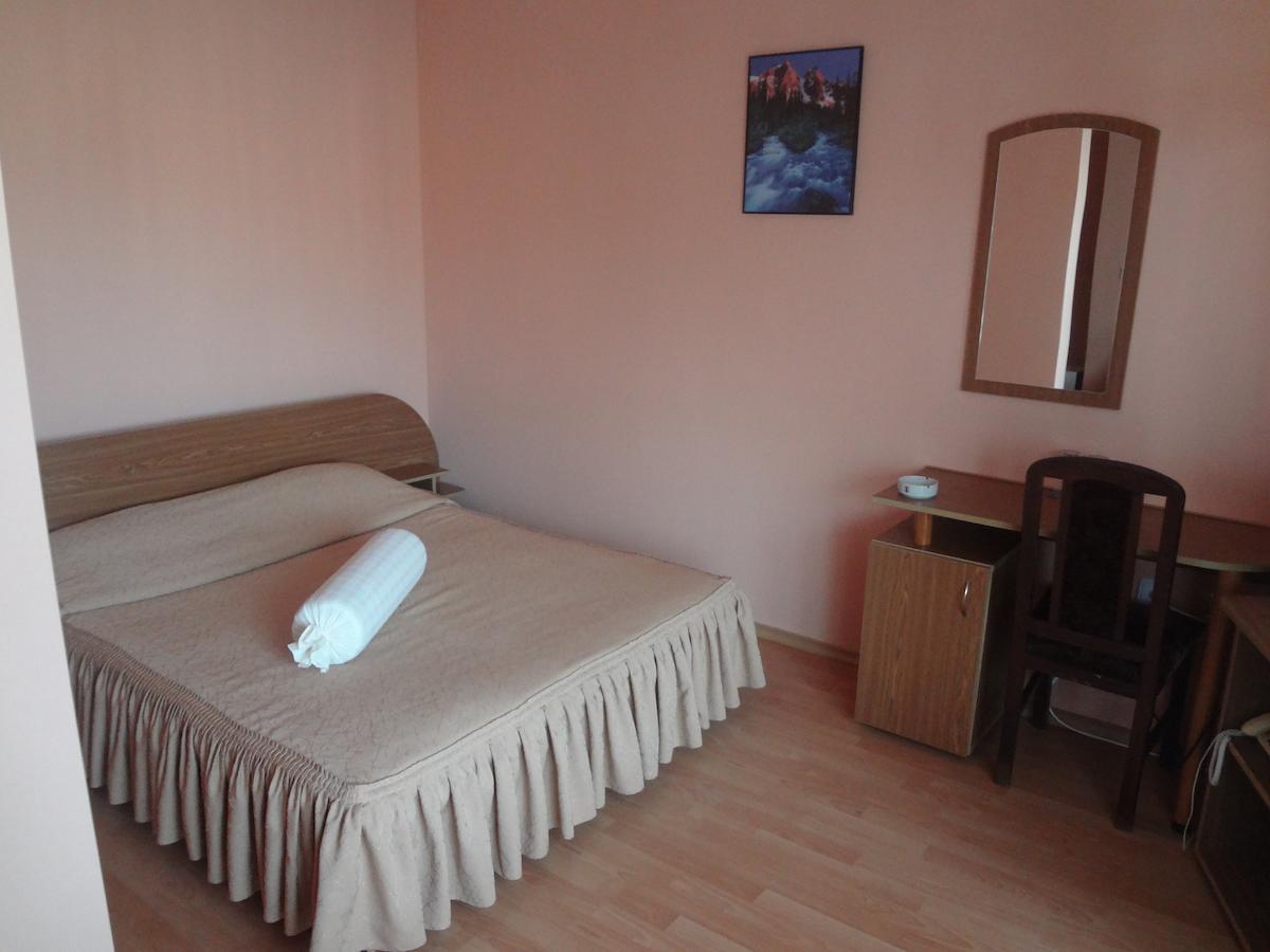 Paradise Hotel Madzharovo Ruang foto