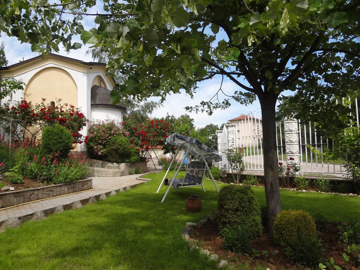 Paradise Hotel Madzharovo Bagian luar foto