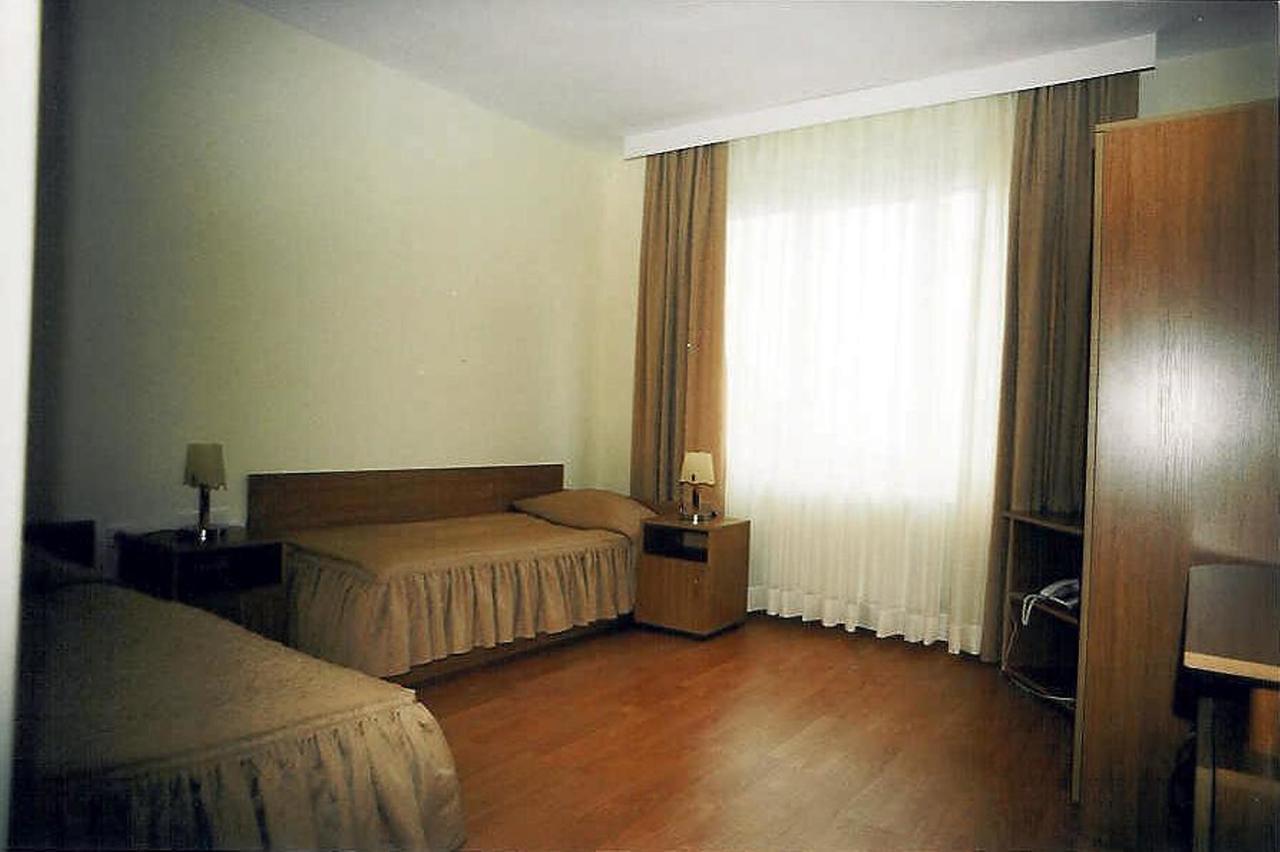 Paradise Hotel Madzharovo Bagian luar foto