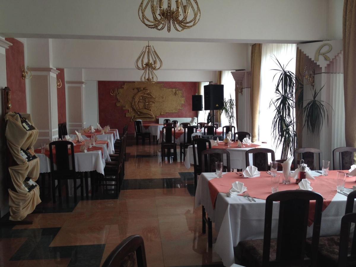 Paradise Hotel Madzharovo Bagian luar foto