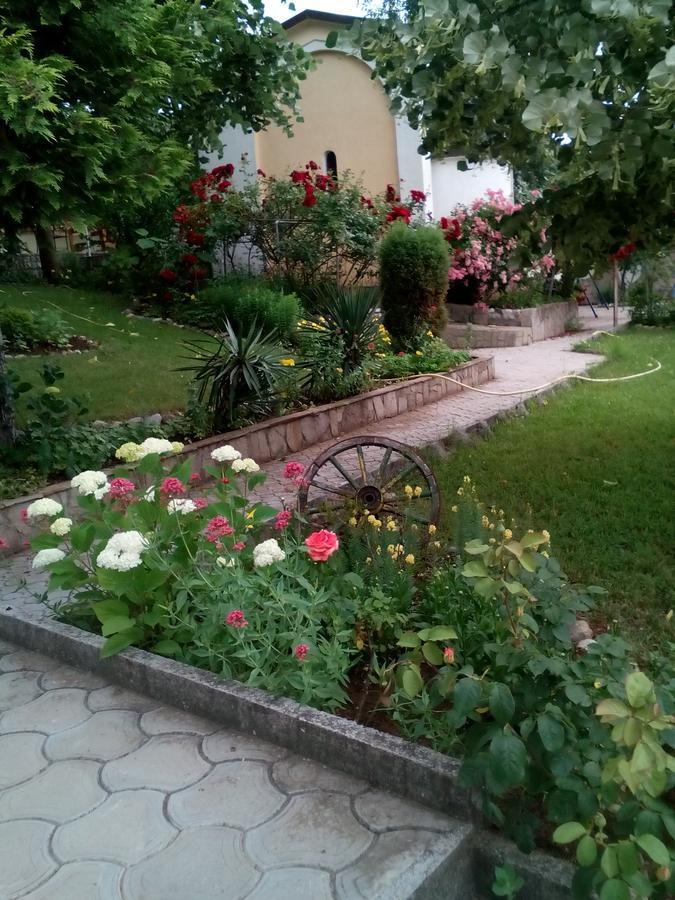 Paradise Hotel Madzharovo Bagian luar foto