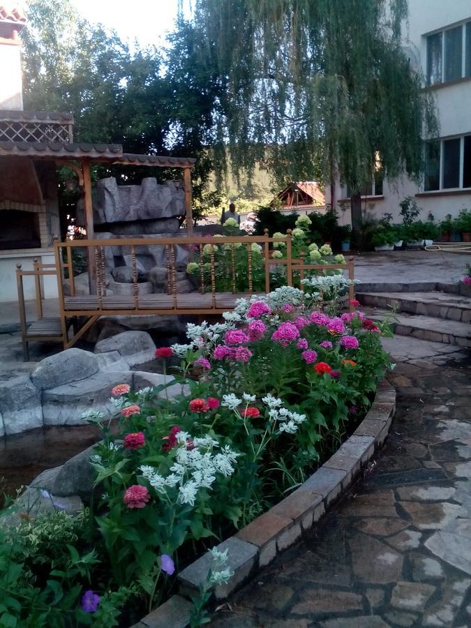 Paradise Hotel Madzharovo Bagian luar foto